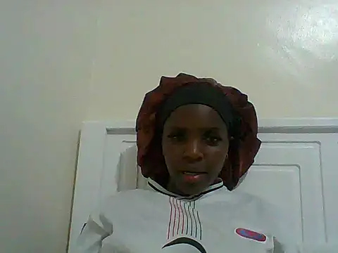 Snapshot of Prettyemie chatting on 06/03/26, 06:24 Prettyemie online show from 06/03/26, 06:24