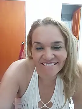 Snapshot of Sara_hilton02 chatting on 06/18/26, 02:12 Sara hilton02 online show from 06/18/26, 02:12