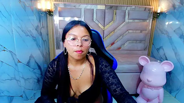 sophy r online show from 06/03/26, 09:09