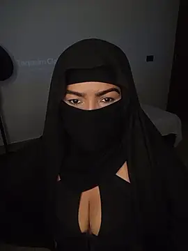 nayla mohammed  online show from 06/01/26, 10:11