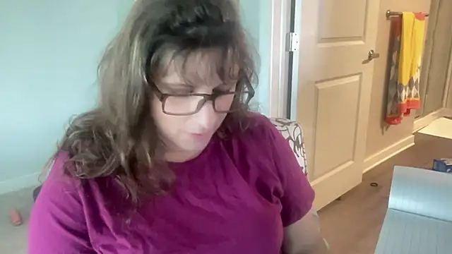 maddiliz online show from 09/24/25, 04:43