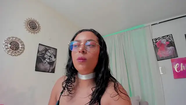 ElaRosse1 online show from 06/03/26, 01:03
