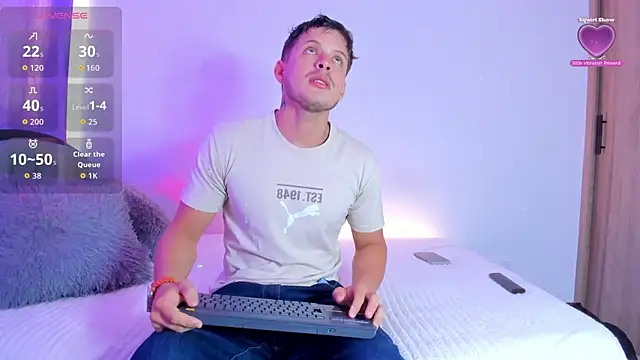 johnycooper08 online show from 06/12/26, 12:37
