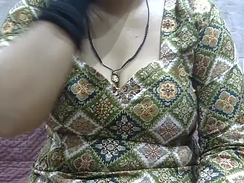 Snapshot of hey_darling_ chatting on 07/14/26, 03:29 hey darling online show from 07/14/26, 03:29