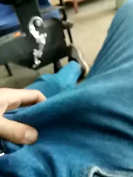 Snapshot of Singlemaleforcouples chatting on 01/06/25, 10:13 Singlemaleforcouples online show from 01/06/25, 10:13