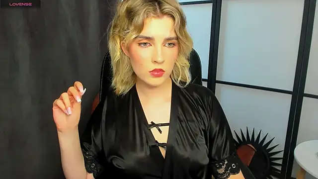 JulieDumont online show from 06/09/26, 02:50
