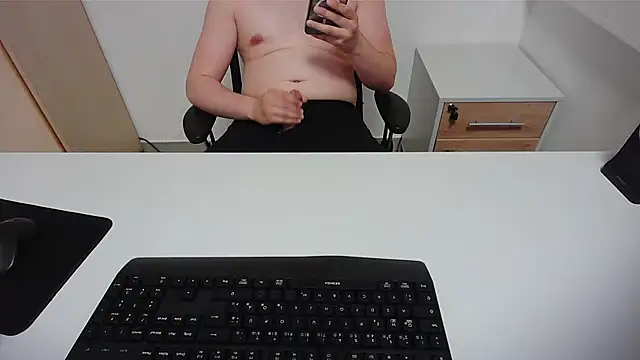 NightShadee2 online show from 06/02/26, 07:49