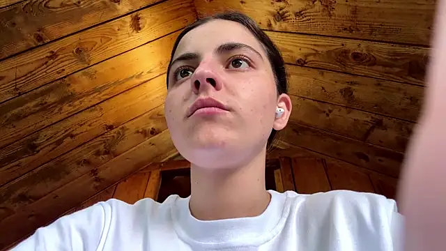 MarisaKomar online show from 07/16/26, 01:17