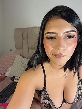 Snapshot of Nicolegh_ chatting on 07/19/26, 02:04 Nicolegh online show from 07/19/26, 02:04