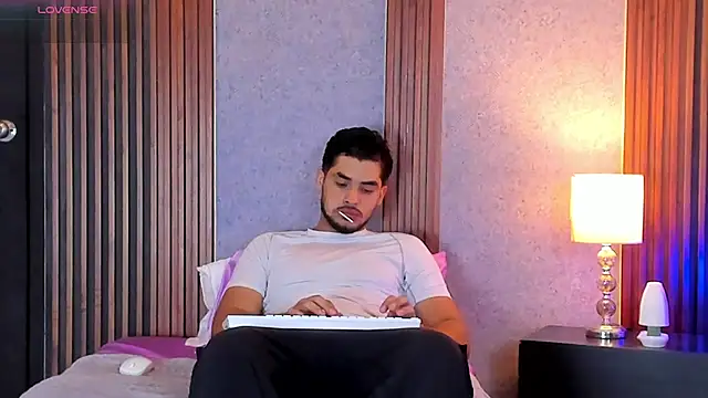 Snapshot of luciano_vitale chatting on 07/10/26, 12:41 luciano vitale online show from 07/10/26, 12:41