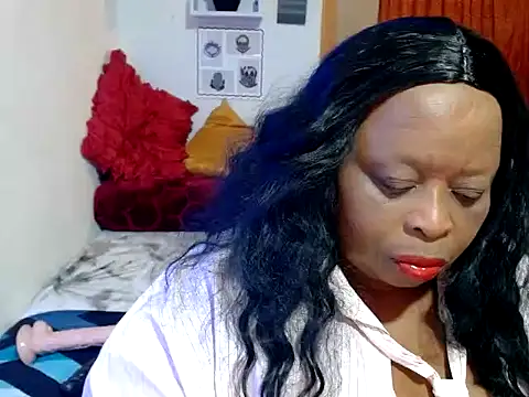 Snapshot of ROSESNICKER00 chatting on 07/02/26, 10:05 ROSESNICKER00 online show from 07/02/26, 10:05