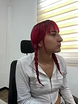 Snapshot of Juliethademon chatting on 07/02/26, 01:39 Juliethademon online show from 07/02/26, 01:39