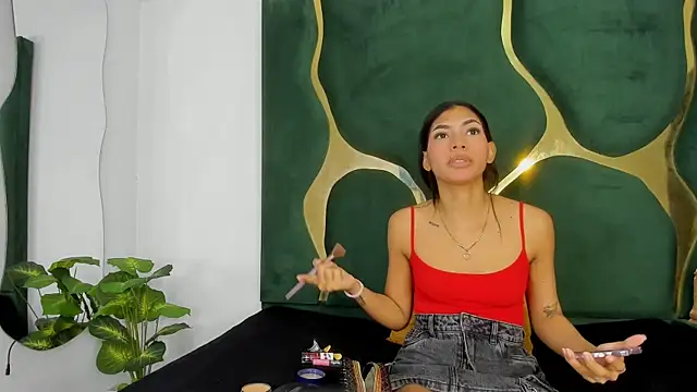 Mila petiteasm online show from 07/15/26, 12:43