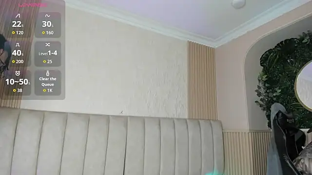 julimonroe  online show from 07/01/26, 12:23