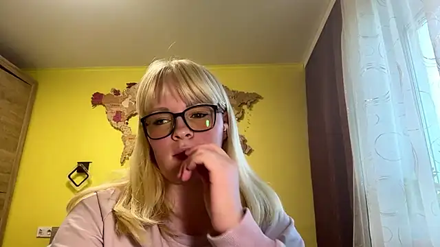 LeslyKelly online show from 06/03/26, 04:12