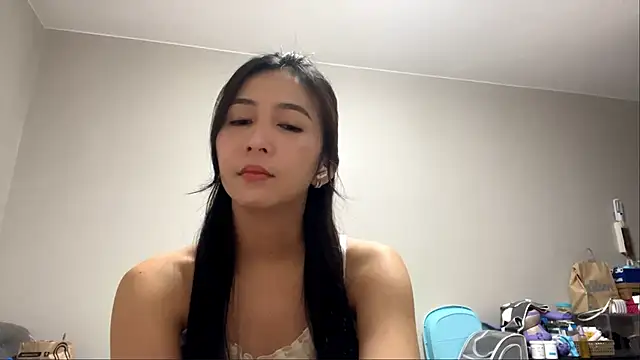 JulianaLusardi online show from 06/05/26, 05:03