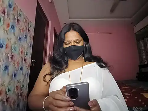 Meenakshy online show from 06/17/26, 05:25