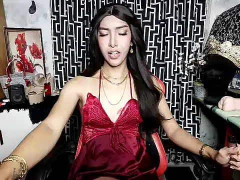 Snapshot of mistress_barbie chatting on 07/17/26, 10:00 mistress barbie online show from 07/17/26, 10:00
