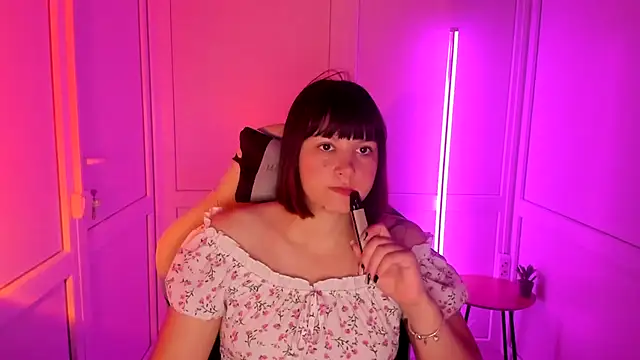 Snapshot of Vanilla_Vixen chatting on 07/15/26, 05:56 Vanilla Vixen online show from 07/15/26, 05:56