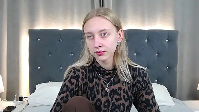 LirienVexx online show from 06/18/26, 03:51