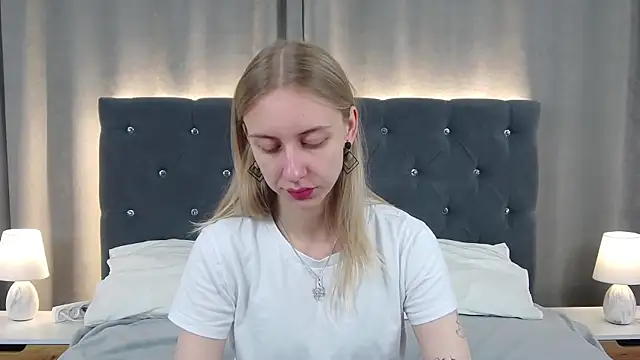 LirienVexx online show from 06/24/26, 04:11