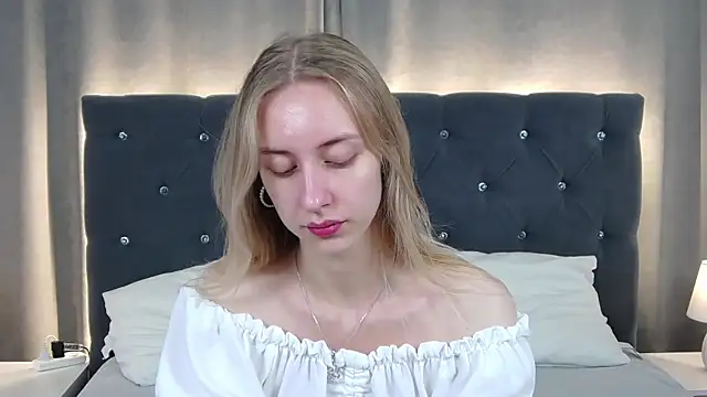 LirienVexx online show from 07/10/26, 04:17