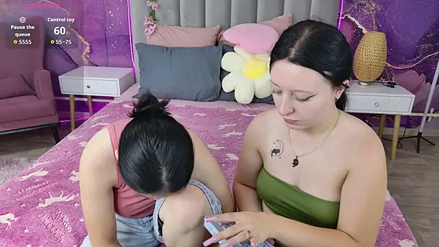 Snapshot of RuthHalll chatting on 07/19/26, 10:08 RuthHalll online show from 07/19/26, 10:08