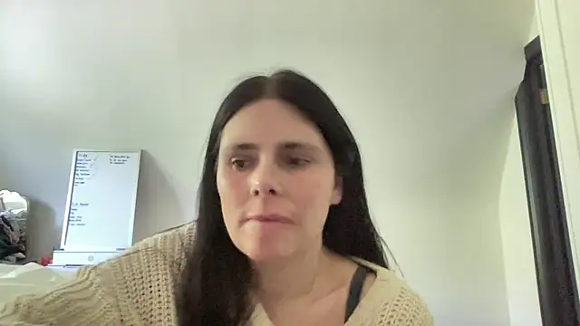 Snapshot of JadeLucy chatting on 06/14/26, 09:55 JadeLucy online show from 06/14/26, 09:55