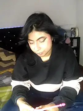 Snapshot of DanniValencia chatting on 07/15/26, 05:07 DanniValencia online show from 07/15/26, 05:07