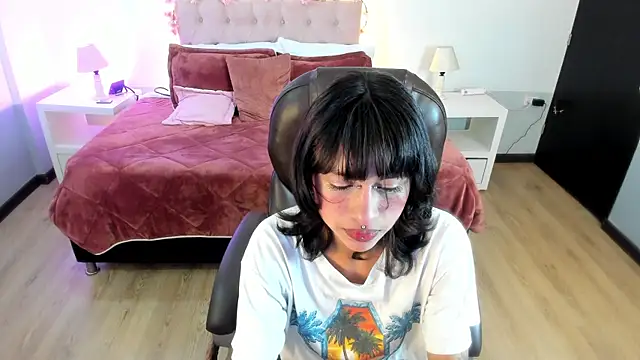 kat cute   online show from 06/17/26, 03:09
