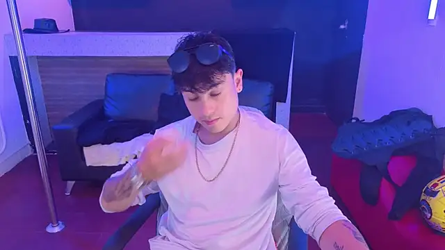 angel still  online show from 07/10/26, 04:06