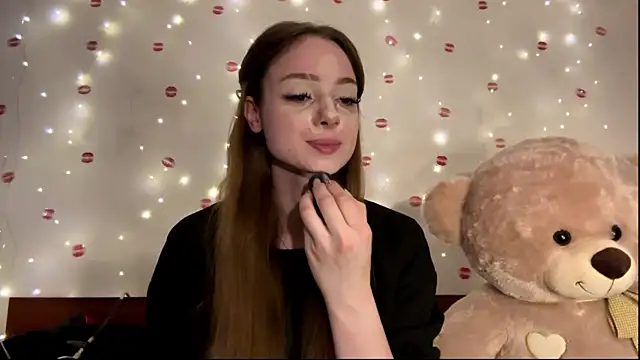 itskylieee online show from 06/10/26, 10:25