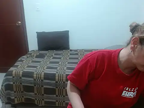 Chiquisexy1 online show from 06/24/26, 06:40