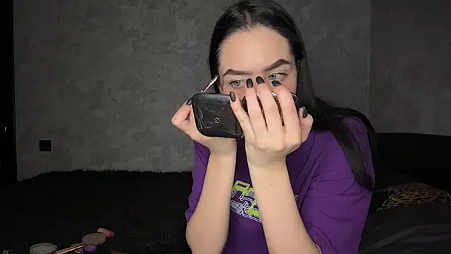 Snapshot of Ailish_Loveee chatting on 06/28/26, 04:02 Ailish Loveee online show from 06/28/26, 04:02