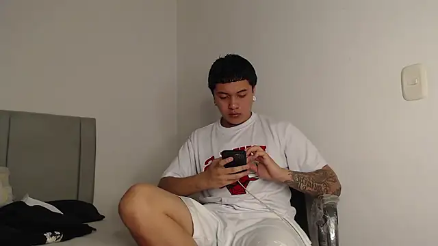 Owenn  blueee online show from 06/04/26, 07:20