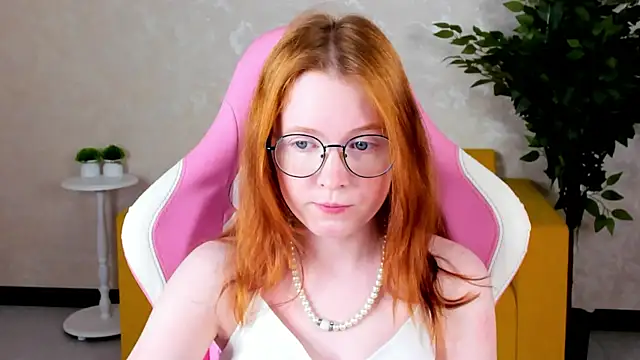 ari-kittyy online show from 06/16/26, 04:04