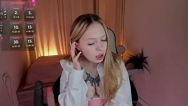 Veronika Blush online show from 06/23/26, 09:18