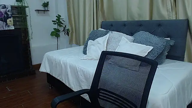 Khalia  online show from 06/20/26, 01:47