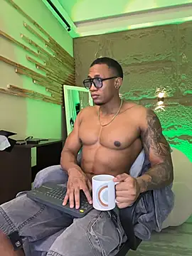 Snapshot of LoganVarela chatting on 07/07/26, 12:09 LoganVarela online show from 07/07/26, 12:09