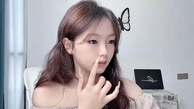 Snapshot of wenwen8888 chatting on 07/08/26, 03:00 wenwen8888 online show from 07/08/26, 03:00