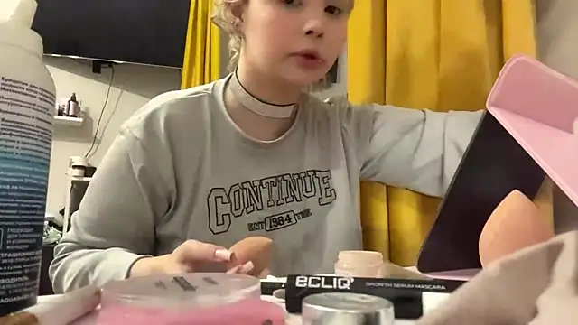 moonluv33 online show from 06/27/26, 02:12