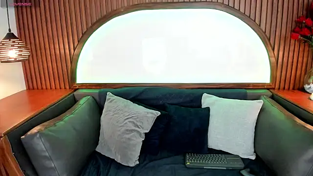 Snapshot of LevinFox chatting on 06/27/26, 12:22 LevinFox online show from 06/27/26, 12:22