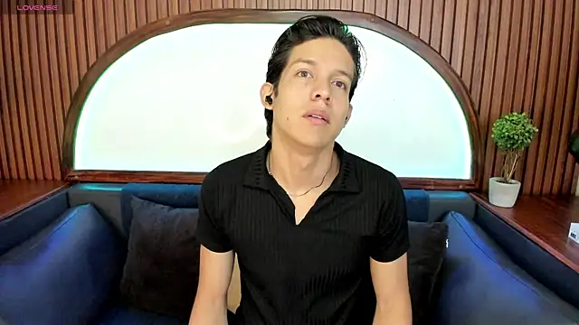 Snapshot of LevinFox chatting on 07/04/26, 11:38 LevinFox online show from 07/04/26, 11:38