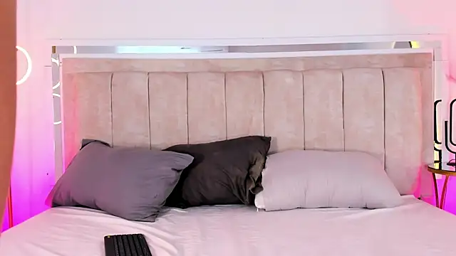 Luna Juicyberry online show from 07/14/26, 07:41
