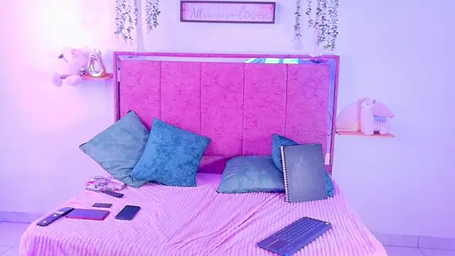 LEE ROSES online show from 06/19/26, 03:27