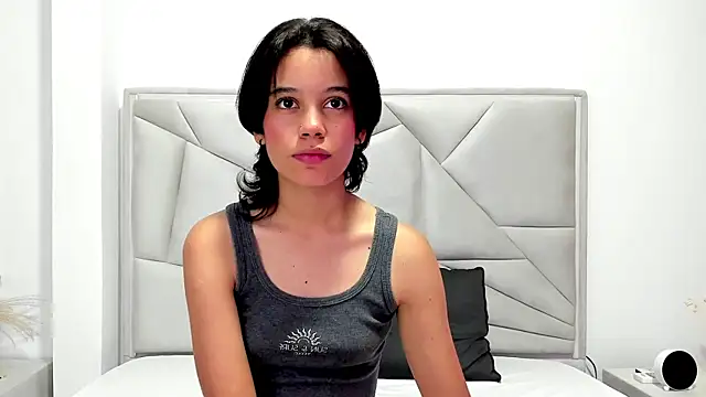 Snapshot of Fernanda_xxx chatting on 06/12/26, 07:35 Fernanda xxx online show from 06/12/26, 07:35