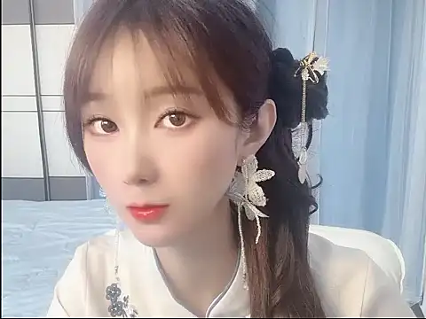 Vivi2222vivi online show from 06/11/26, 02:22