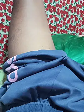 paupequeno0 online show from 07/13/26, 07:49