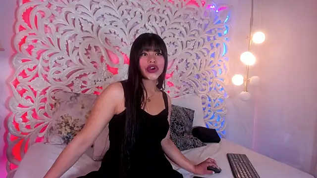 Natasha rosee  online show from 07/23/26, 11:19
