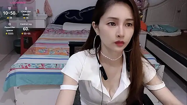 miaomiao-99 online show from 06/18/26, 10:30